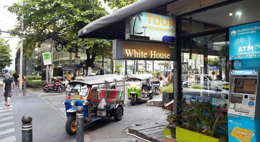 White House Asoke Sukhumvit 18 Otel Bangkok Dış mekan fotoğraf