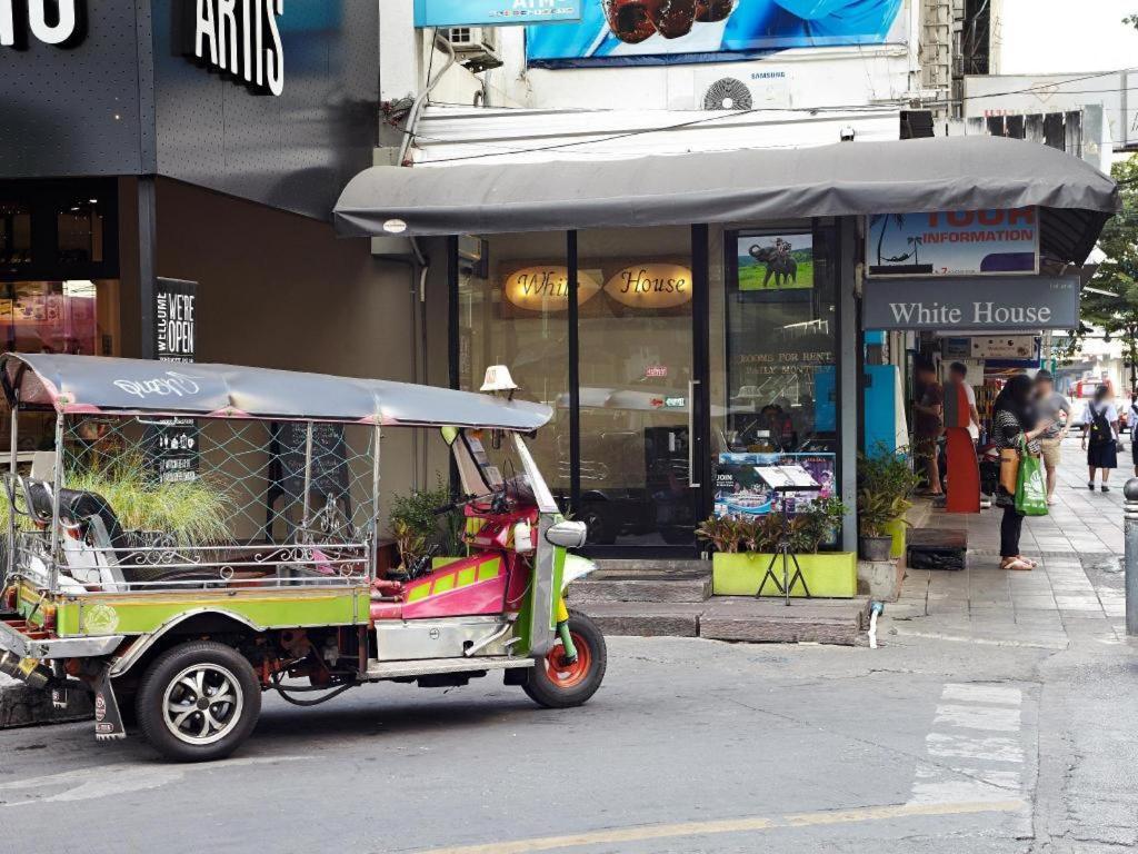 White House Asoke Sukhumvit 18 Otel Bangkok Dış mekan fotoğraf